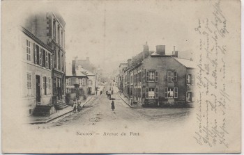 AK Nouzon Avenue du Pont Nouzonville Ardennes Frankreich Feldpost 1917