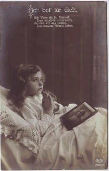 VERKAUFT !!!   AK Foto Ich bet' für dich Kind mit Bild Vater Soldat Feldpost 1916