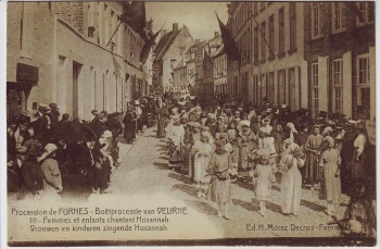 AK Furnes Veurne Procession Femmes et enfants chantant Hosannah Nr. 10 Westflandern Belgien 1910
