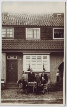 AK Foto Chemnitz Hausansicht mit Menschen 1920