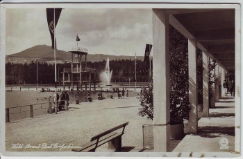 AK Foto Großschönau in Sachsen Wald-Strand-Bad mit Fahnen 1940