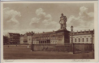 AK Kassel Cassel Friedrichsplatz mit Denkmal 1920