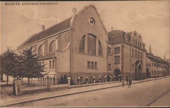 AK Neuwied Städtische Badeanstalt 1910