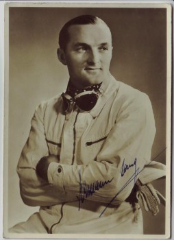 VERKAUFT !!!   AK Foto Autograph Hermann Lang Rennfahrer Mercedes Silberpfeil signiert Autogramm 1935 RAR