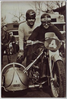 AK Foto Hans Schumann Rennfahrer Motorrad Seitenwagen Auto-Union DKW 1937