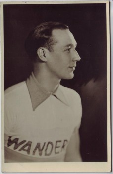VERKAUFT !!!   AK Foto Radprofi Düsseldorf Radrennfahrer Radsport Wanderer Conti Fahrrad 1939 RAR