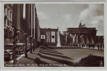 VERKAUFT !!!   AK Foto Olympiastadt Berlin Der Pariser Platz mit Brandenburger Tor 1936