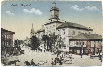AK Lublin Magistrat mit Pferdekutschen und Menschen Polen 1910