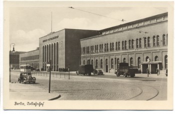 AK Foto Berlin Ostbahnhof mit Autos und Straßenbahn 1954