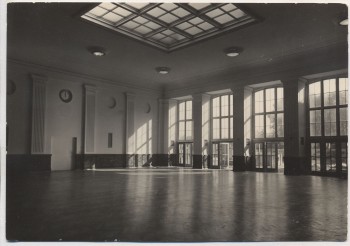 AK Foto Rostock Schwimmhalle Neptun Gymnastikhalle 1958