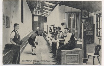 AK Tegernsee Kegelbahn im herzögl. Sommerkeller viele Kegler 1910 RAR