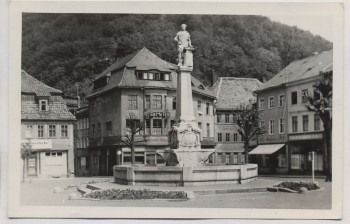 AK Foto Suhl Karl-Marx-Platz mit Apotheke und Hotel 1958