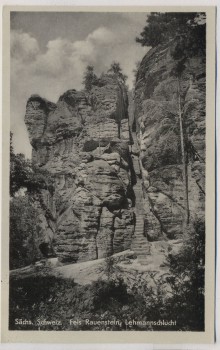 AK Foto Fels Rauenstein Lehmannschlucht b. Wehlen Sächs. Schweiz Landpoststempel Naundorf 1957