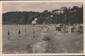 VERKAUFT !!!   AK Lietzow a. Rügen Strand mit Menschen Häusern b. Bergen Ostsee 1943