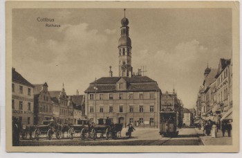 AK Cottbus Rathaus mit Strassenbahn und Pferdekutschen 1910