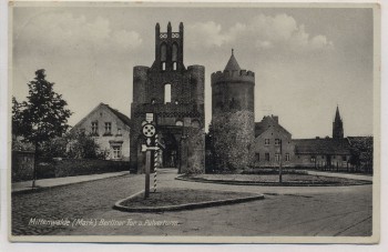 AK Mittenwalde / Mark Berliner Tor und Pulverturm mit Verkehrsschild 1934