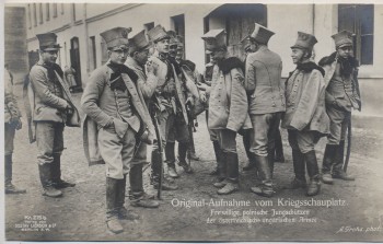 VERKAUFT !!!   AK Foto Original Aufnahme vom feindlichen Kriegsschauplatz Freiwillige polnische Jungschützen der österreichisch-ungarischen Armee 1. WK Verlag Gustav Liersch 1915 RAR