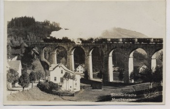 AK Foto Sommerfrische Morchenstern Ortsansicht mit Brücke Zug Bahn Smržovka Böhmen Tschechien 1933