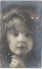 AK Foto Kind mit Kirschen in der Hand 1910