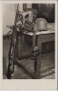 AK Foto Stahlhelm Karabiner Mauser Gasmaske Wehrmacht 1938