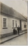 VERKAUFT !!!   AK Foto Roßla Hausansicht mit Menschen Südharz 1926 RAR
