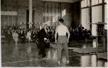 AK Foto Schwarzenbek in Schleswig-Holstein Richtfest Turnhalle Compe-Schule mit Clown 1959 RAR