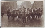 AK Foto Nürnberg Soldaten mit Helm zu Pferd Blasorchester 1935