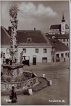 AK Foto Poysdorf Ortsansicht mit Pestsäule Niederösterreich Österreich 1954