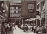 AK Foto Düsseldorf Schneider Wibbel Gasse viele Menschen 1970