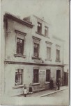AK Foto Triebes Hausansicht mit Menschen Materialwaren Zeulenroda 1920 RAR