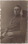 AK Foto Aurich Soldat T.Pauli sitzend mit Zigarette 1919
