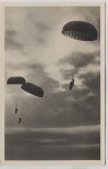AK Foto Fallschirmjäger Unsere Luftwaffe Driessen Verlag 1940